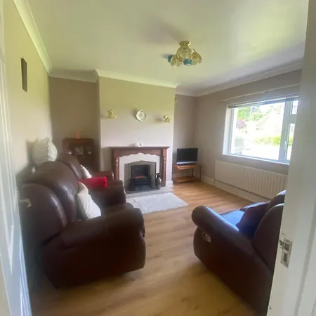 3 Bedroom Bungalow In Holiday home *