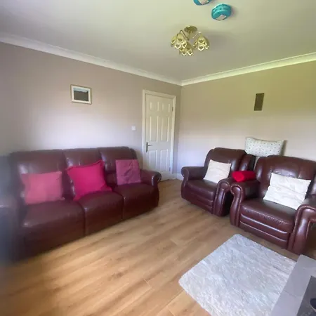 3 Bedroom Bungalow In *